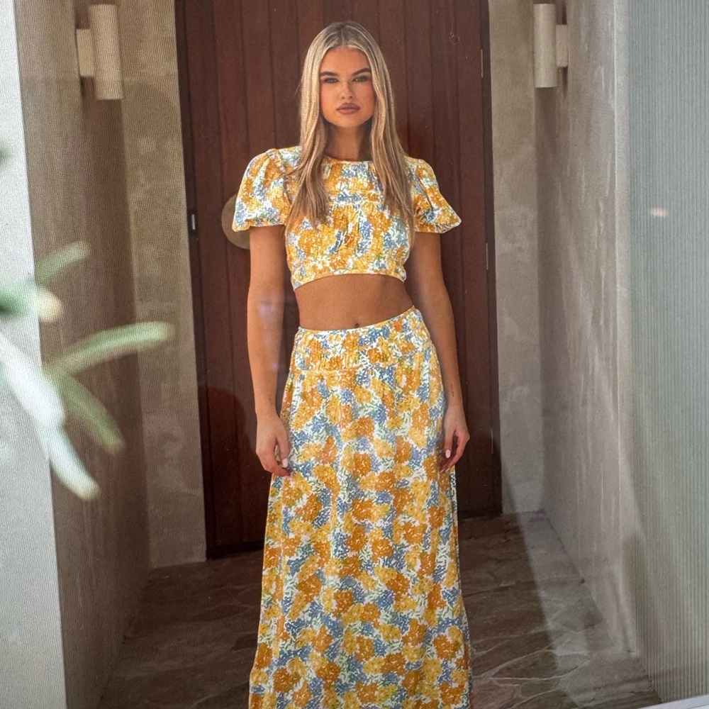 Sabo Floral Linen Crop Top